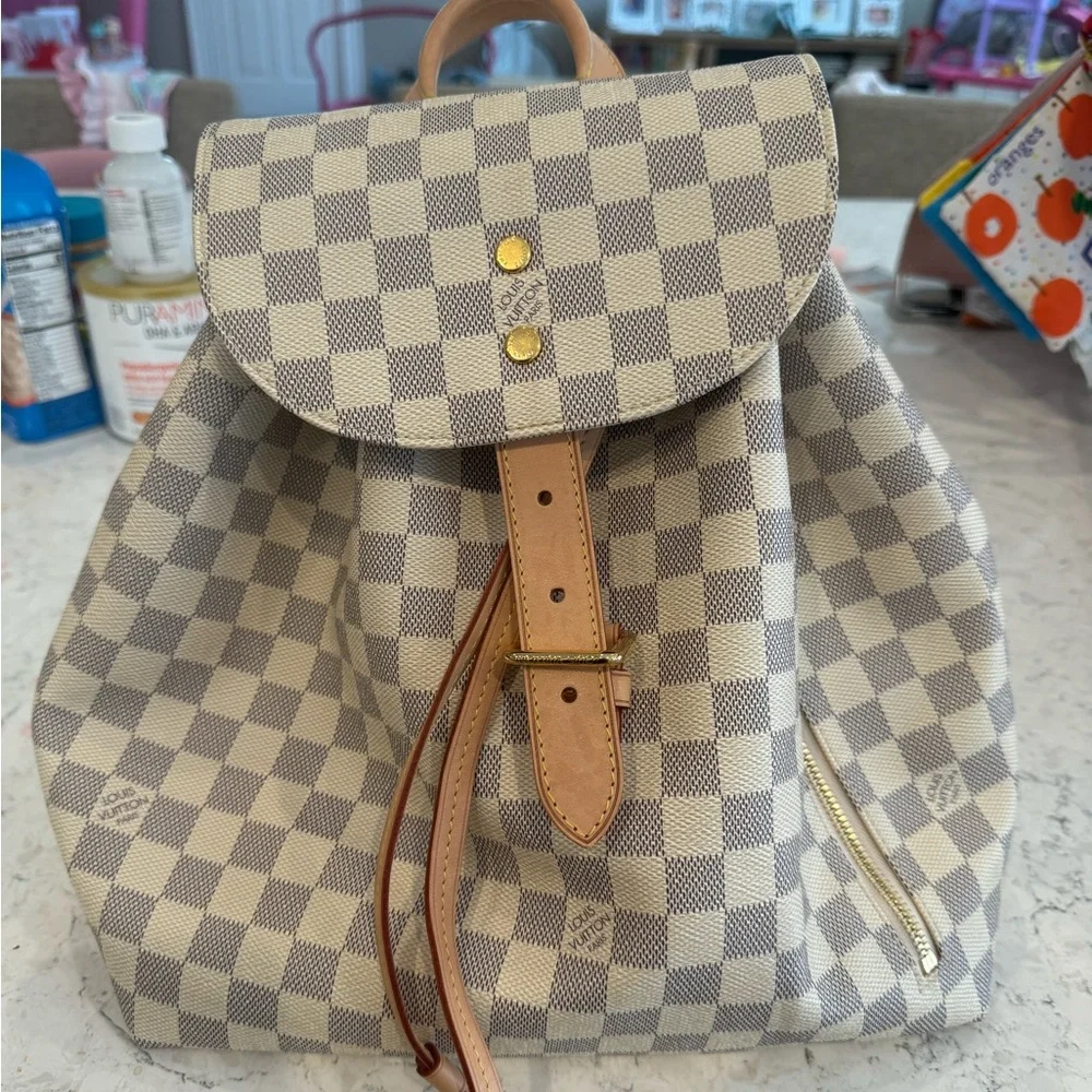 Louis Vuitton backpack, white with pink inside - Picture 1 of 5